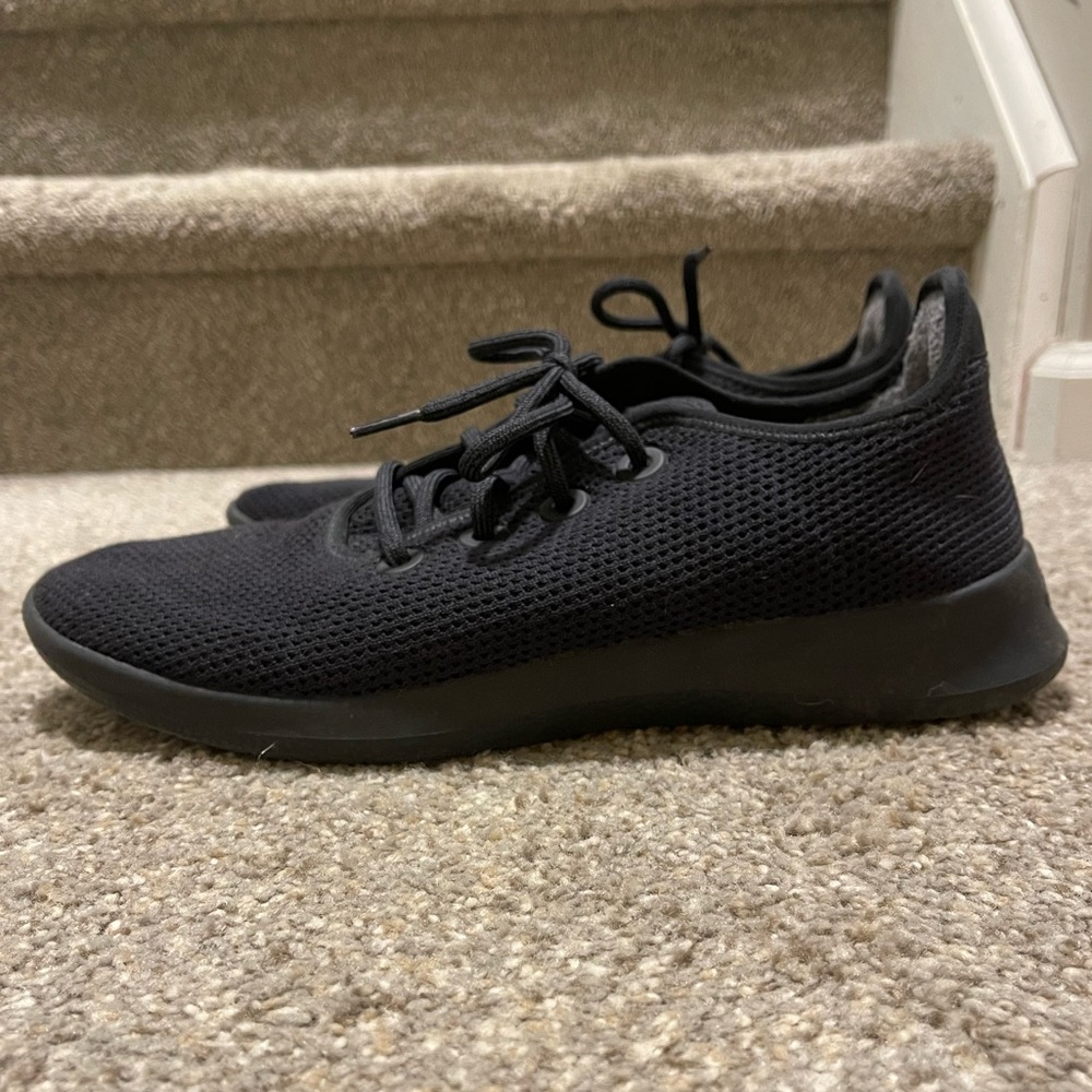 Allbirds mens tree runner size 11 dark blue 9/10 condition